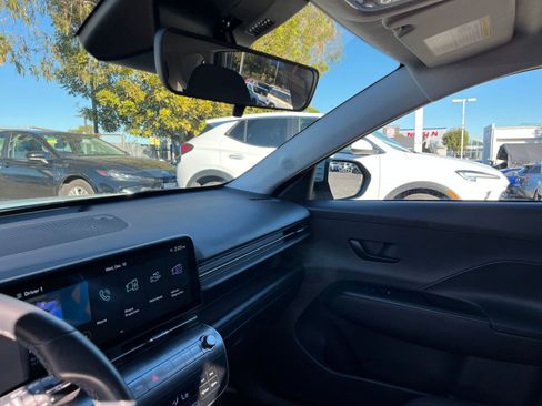 Used 2025 Hyundai Kona SEL image 35