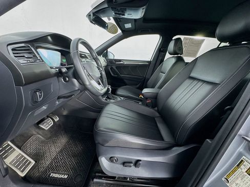 Used 2024 Volkswagen Tiguan SE R-Line image 15