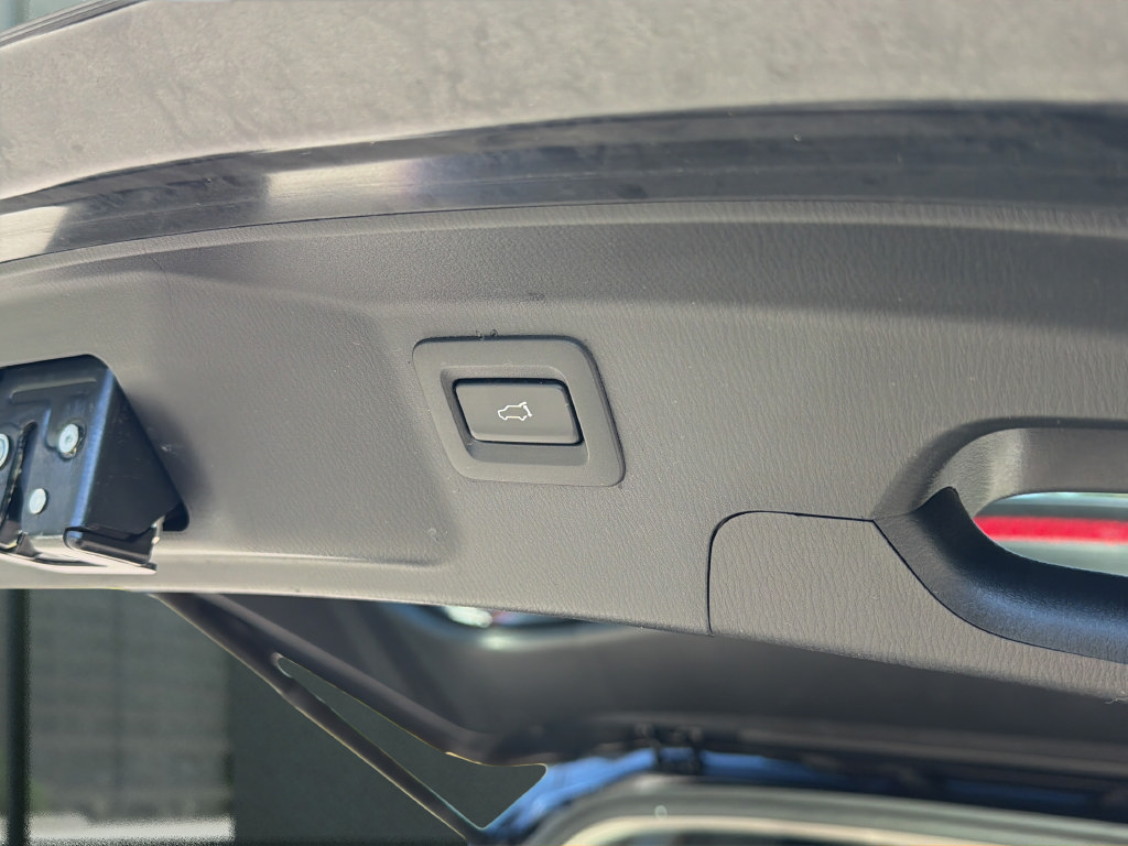 Used 2020 MAZDA CX-9 Touring w/ Touring Premium Package FWD image 23