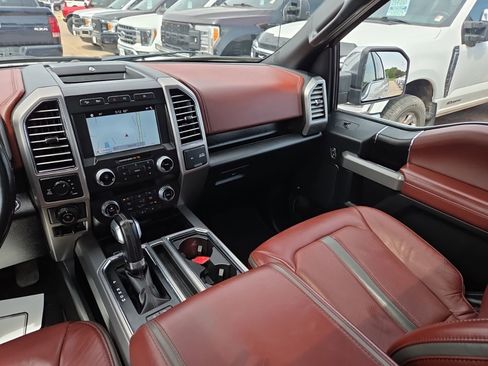Used 2019 Ford F150 Platinum w/ Equipment Group 701A Luxury AWD/4WD image 30