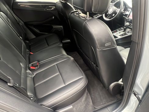 Certified 2025 Porsche Macan S AWD/4WD image 20