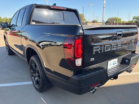 New 2026 Honda Ridgeline Black Edition image 4