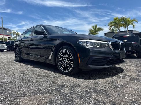 Used 2019 BMW 530i xDrive w/ Convenience Package AWD/4WD image 3