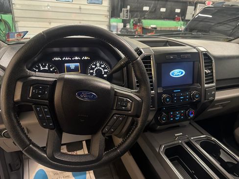 Used 2016 Ford F150 XLT w/ Equipment Group 302A Luxury AWD/4WD image 14