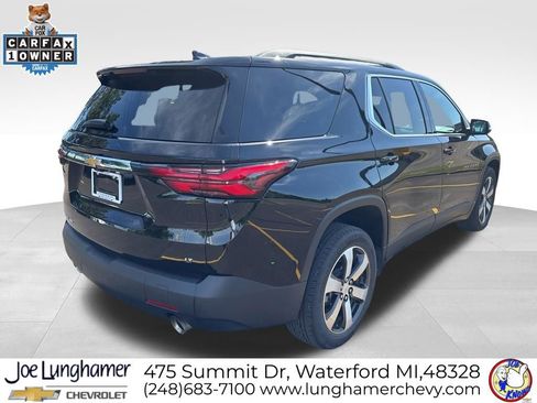Used 2023 Chevrolet Traverse LT w/ LT Premium Package AWD/4WD image 3