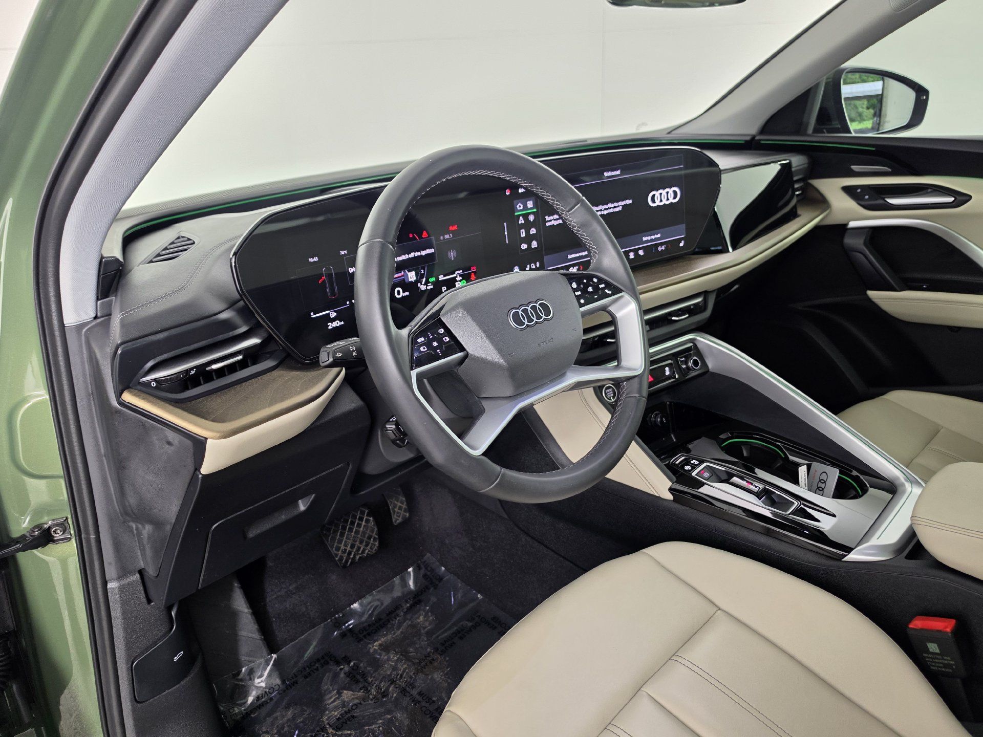Used 2025 Audi Q5 Premium Plus AWD/4WD image 2