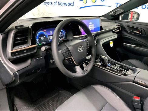 New 2026 Toyota Crown Platinum AWD/4WD image 9