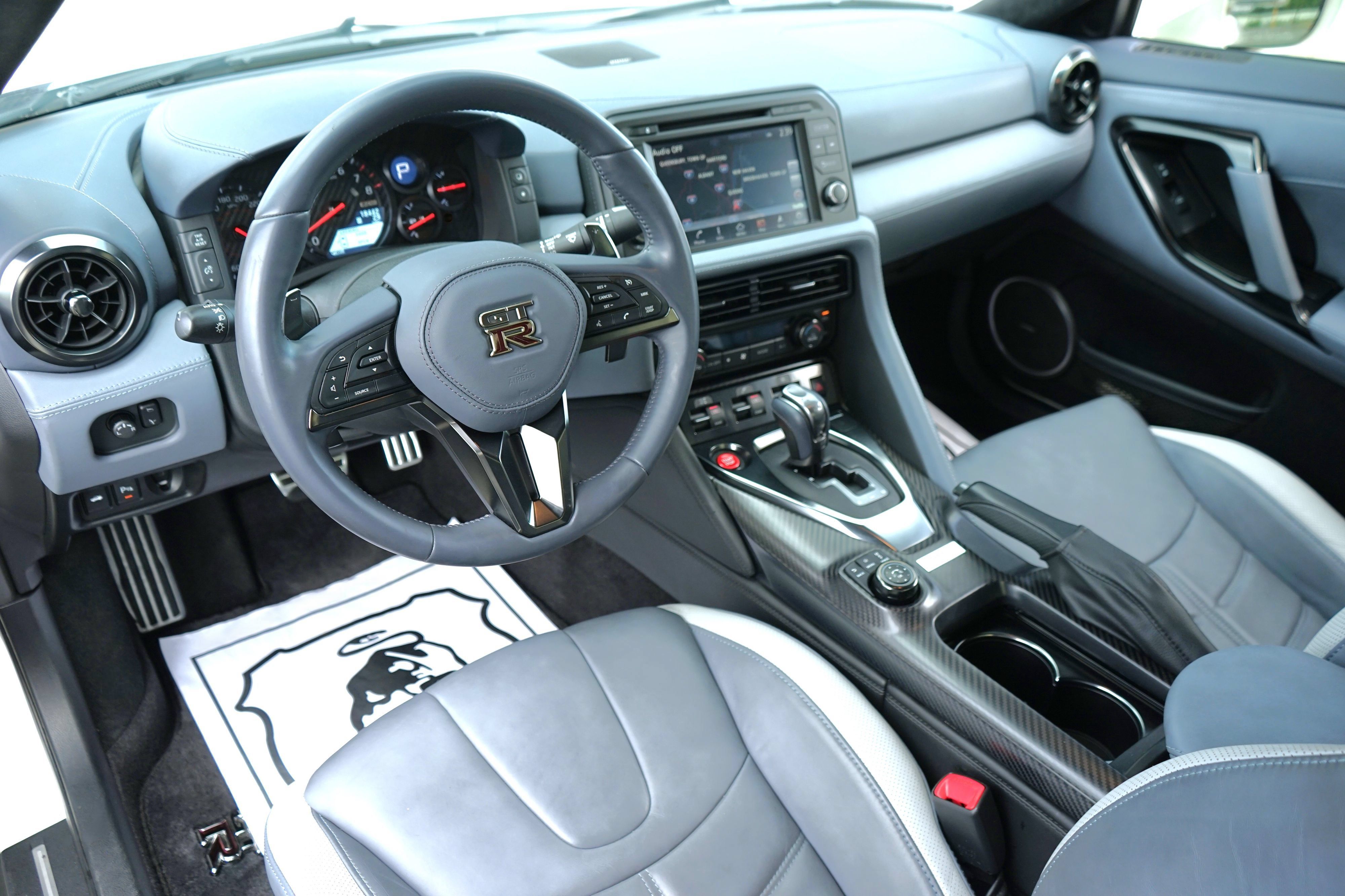 Used 2020 Nissan GT-R Premium AWD/4WD image 24