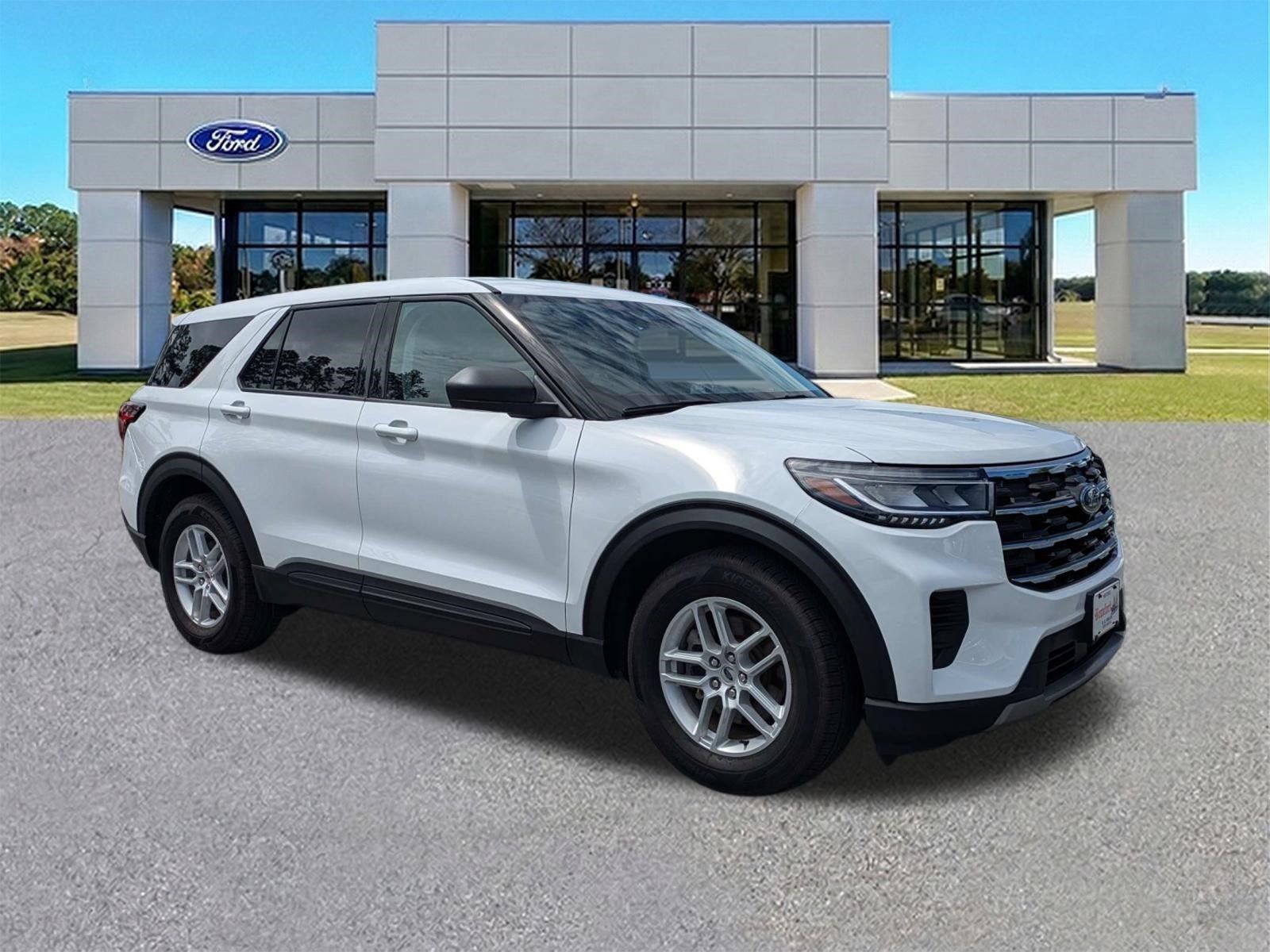 Certified 2026 Ford Explorer Active RWD image 2