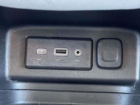 Used 2024 Chevrolet Equinox LS image 28