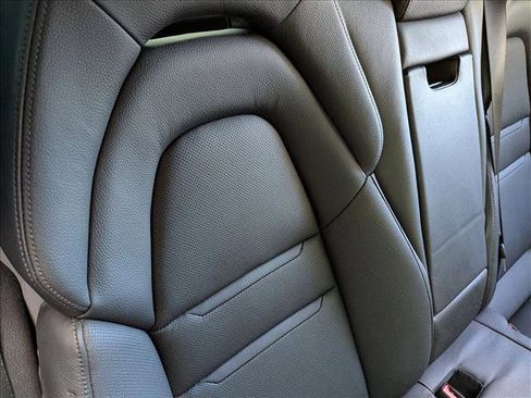 Used 2023 Porsche Panamera image 17