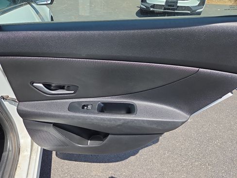 Used 2022 Hyundai Elantra SEL w/ Convenience + Premium Package FWD image 19