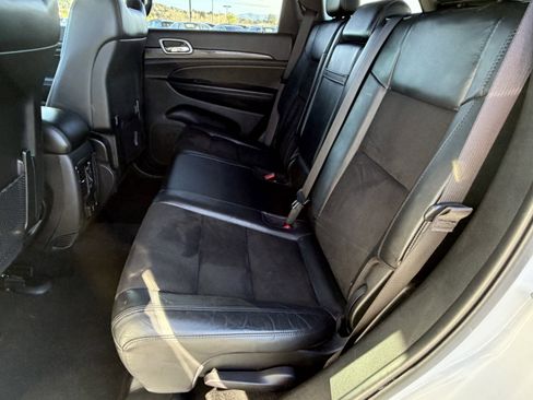 Used 2021 Jeep Grand Cherokee Laredo X image 32