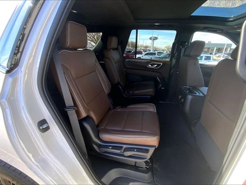 Used 2024 Chevrolet Tahoe High Country w/ Premium Package image 19