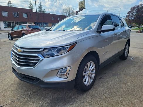 Used 2019 Chevrolet Equinox LT FWD image 3