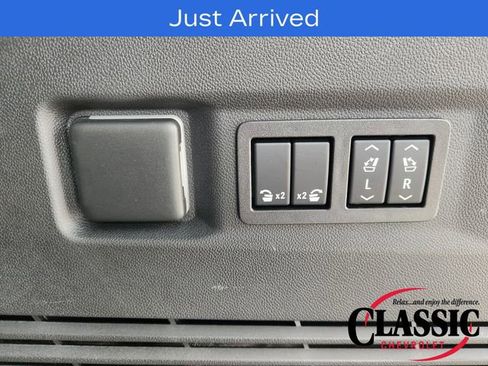 Used 2023 Chevrolet Tahoe High Country AWD/4WD image 46