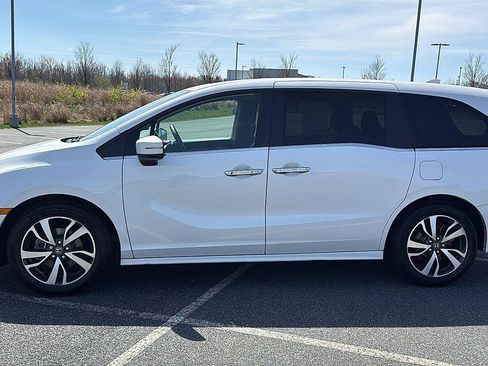 Used 2024 Honda Odyssey Touring image 11