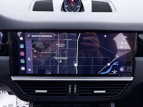 Used 2023 Porsche Cayenne image 6