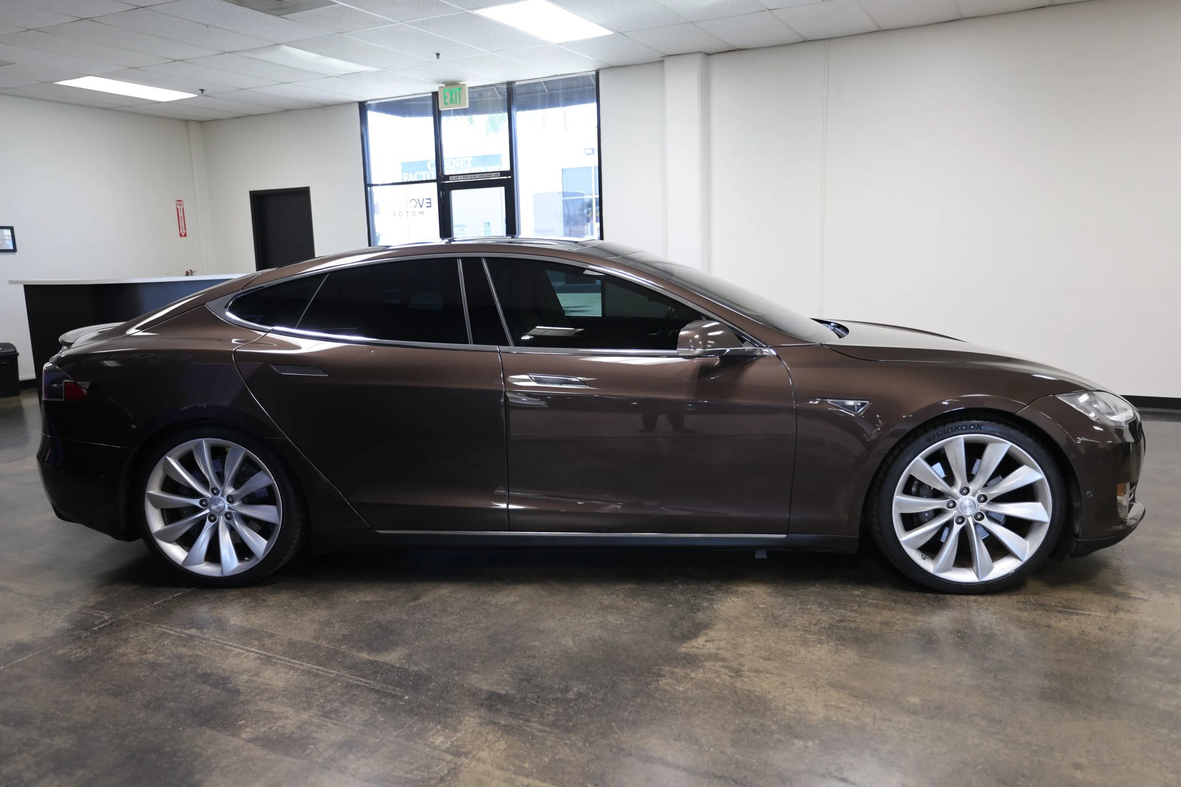 Used 2013 Tesla Model S Performance RWD image 9