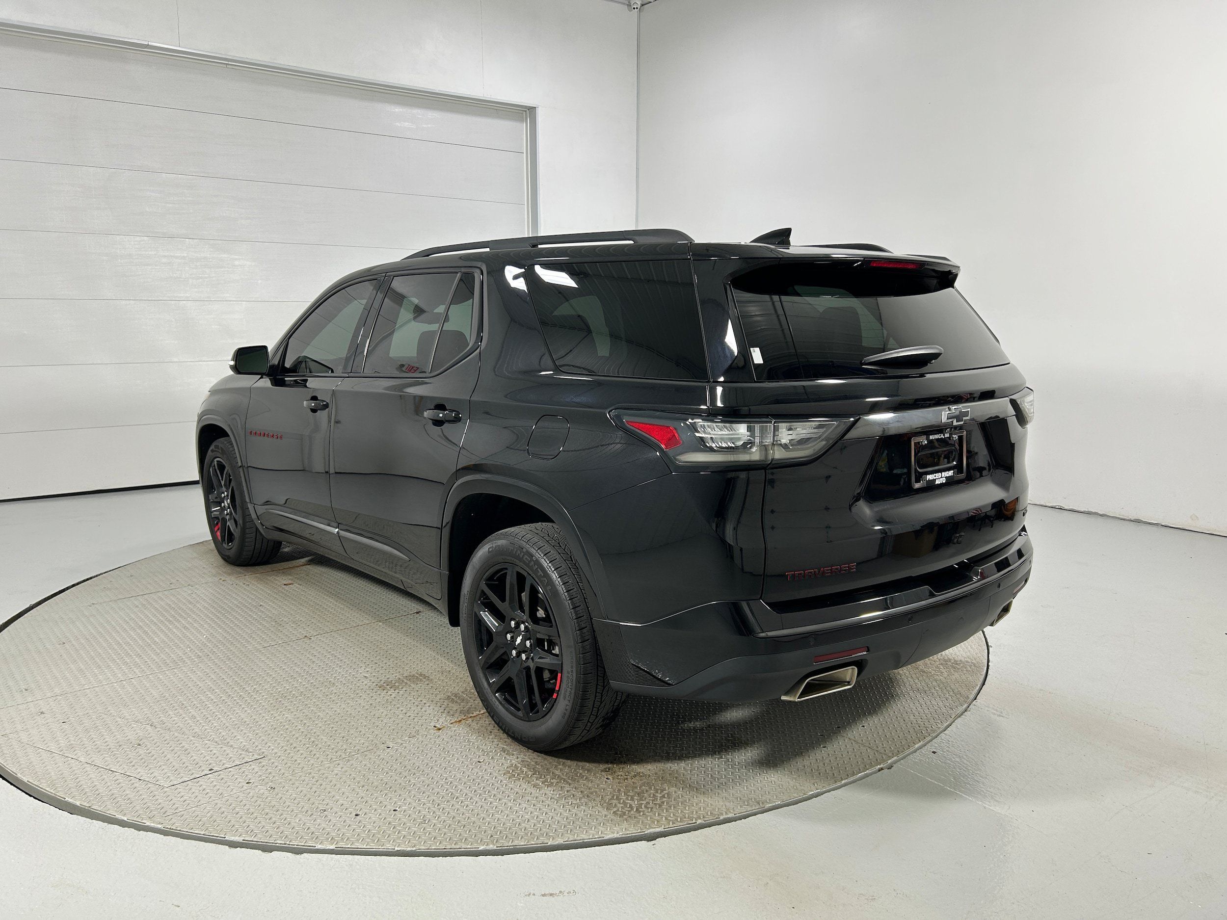 Used 2021 Chevrolet Traverse Premier w/ Redline Edition AWD/4WD image 23
