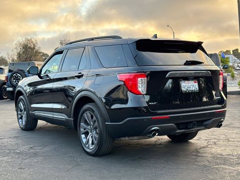 Used 2023 Ford Explorer XLT w/ Equipment Group 202A AWD/4WD image 10