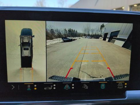 Used 2024 Chevrolet Silverado 3500 LTZ w/ LTZ Premium Package image 15