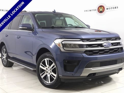 Used 2022 Ford Expedition XLT image 1