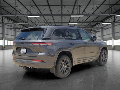 New 2026 Jeep Grand Cherokee Limited AWD/4WD image 4
