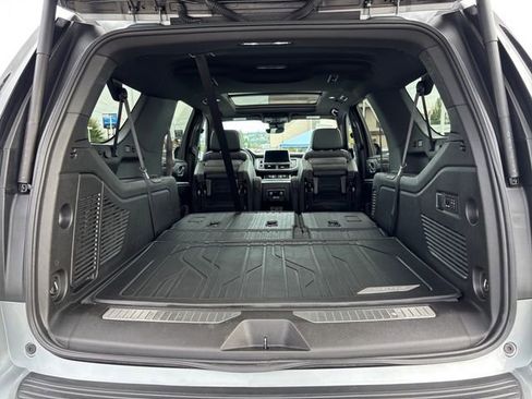 Used 2023 Chevrolet Suburban High Country w/ Premium Package 2 image 31