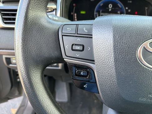 Used 2025 Toyota Camry LE image 20