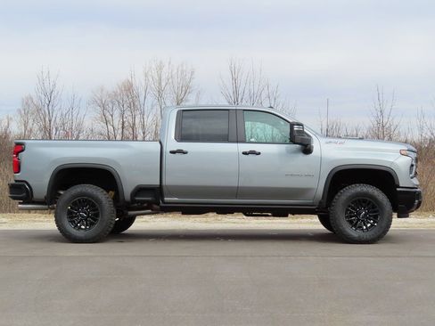 New 2026 Chevrolet Silverado 2500 ZR2 image 2
