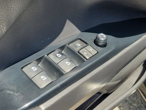 Used 2020 Toyota Camry LE FWD image 18