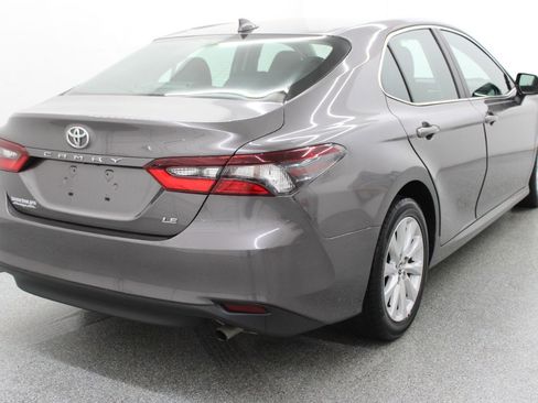 Used 2021 Toyota Camry LE image 5