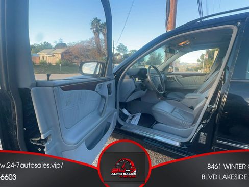 Used 2000 Mercedes-Benz E 320 Wagon image 7