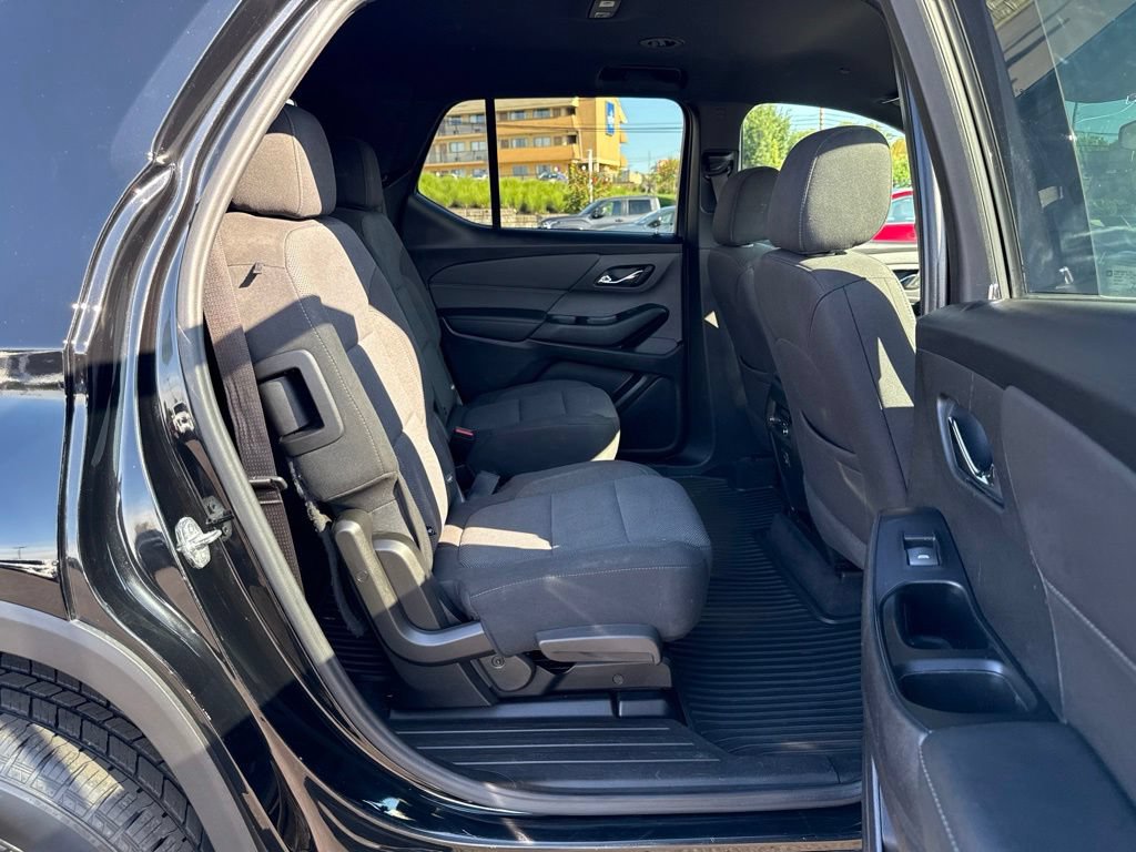 Used 2023 Chevrolet Traverse LT w/ Midnight/Sport Edition AWD/4WD image 6