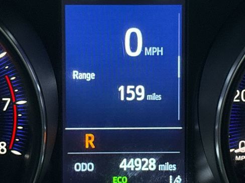 Used 2020 Toyota C-HR XLE image 30