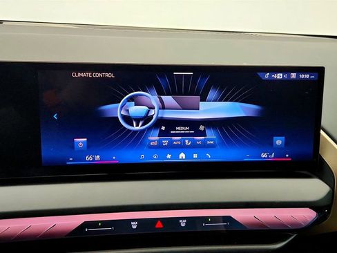 Used 2025 BMW X3 xDrive30i w/ Premium Package image 19