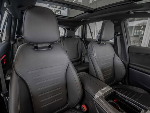 New 2025 Mercedes-Benz GLC 43 AMG 4MATIC image 29