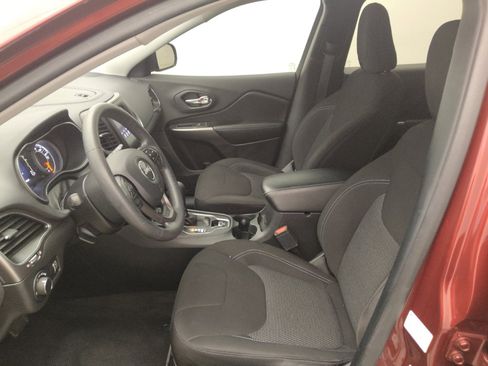 Used 2020 Jeep Cherokee Latitude image 17