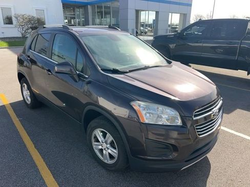 Used 2016 Chevrolet Trax LT w/ LT Convenience Package AWD/4WD image 3