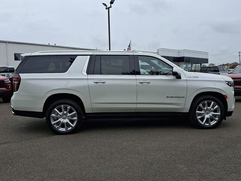 Certified 2021 Chevrolet Suburban High Country AWD/4WD image 7