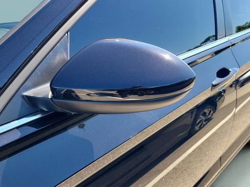Used 2024 Volkswagen Jetta SE w/ Panoramic Sunroof Package FWD image 10