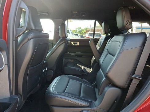 Used 2020 Ford Explorer XLT w/ Equipment Group 202A AWD/4WD image 10