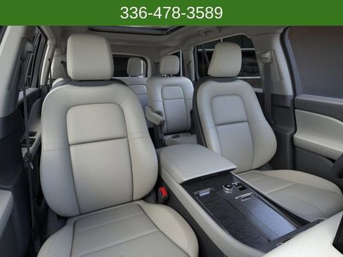 New 2026 Lincoln Aviator AWD image 10