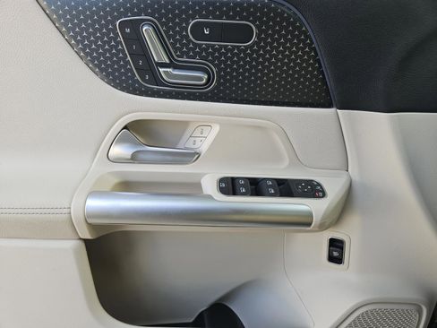 Certified 2025 Mercedes-Benz GLA 250 image 14