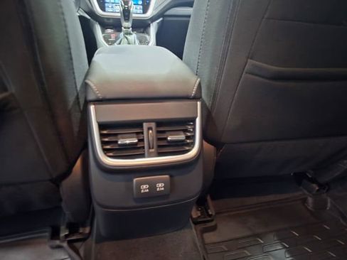 Used 2022 Subaru Outback Premium AWD/4WD image 12