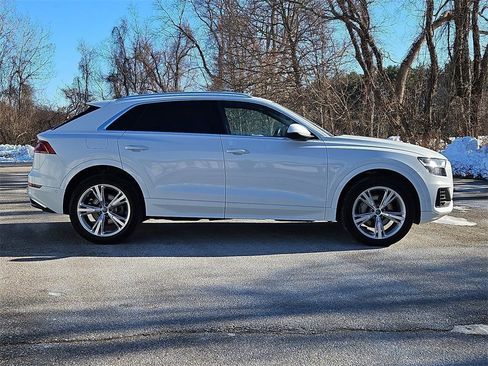 Used 2019 Audi Q8 Premium Plus w/ Premium Plus image 8