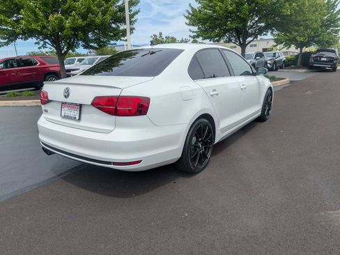 Used 2015 Volkswagen Jetta GLI SEL FWD image 3