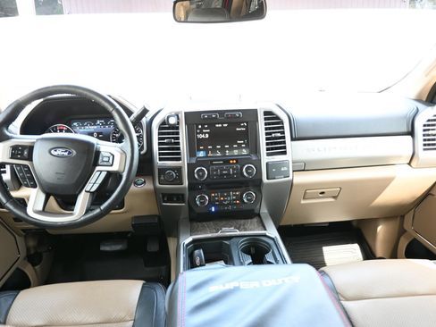 Used 2017 Ford F250 Lariat w/ Lariat Ultimate Package AWD/4WD image 22