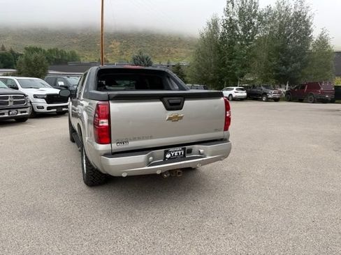 Used 2008 Chevrolet Avalanche LT w/ LT Preferred Equipment Group AWD/4WD image 12